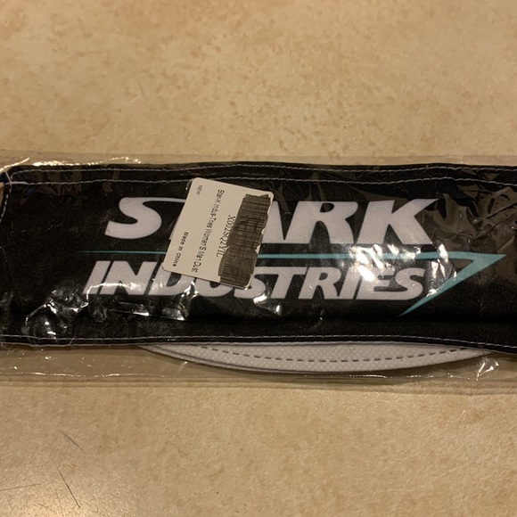 Stark Industries Reusable Washable mask with adjustable ear loops and 2 fillers - Picture 2 of 4